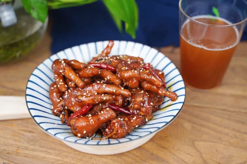美味礼盒，传递温情：熟食市场新趋势